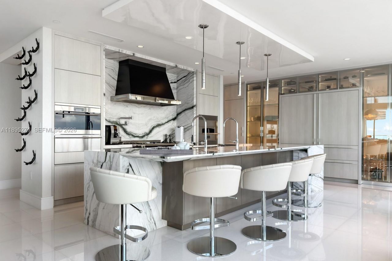 17975 Collins Ave, Unit N-4602, Sunny Isles Beach, FL 33160 Photo