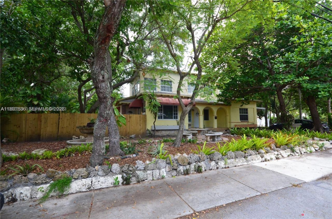 6322 NE 5th Ave, Miami, FL 33138 Photo