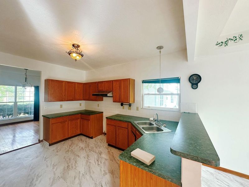 7568 Park Bend Court, Westerville, OH 43082 Photo 5