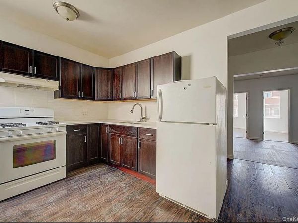 72-47 Metropolitan Avenue, Unit 2F, Middle Village, NY 11379