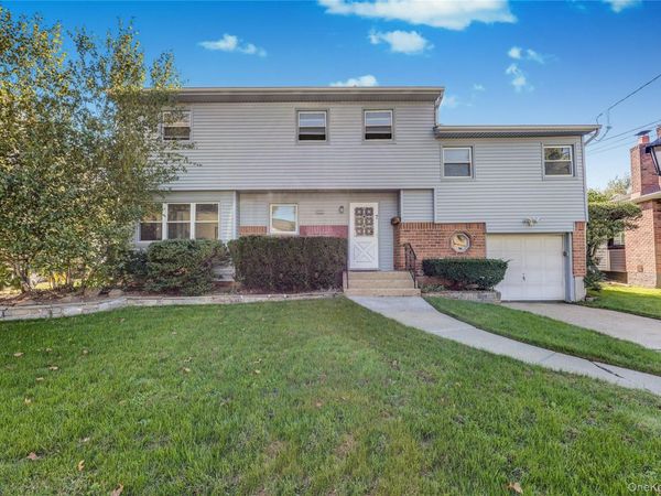 7 Park Circle, Cedarhurst, NY 11516