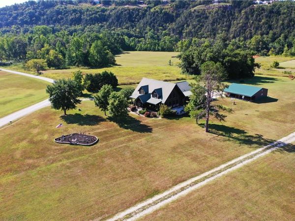 497 County Road 101 , Norfork, AR 72658