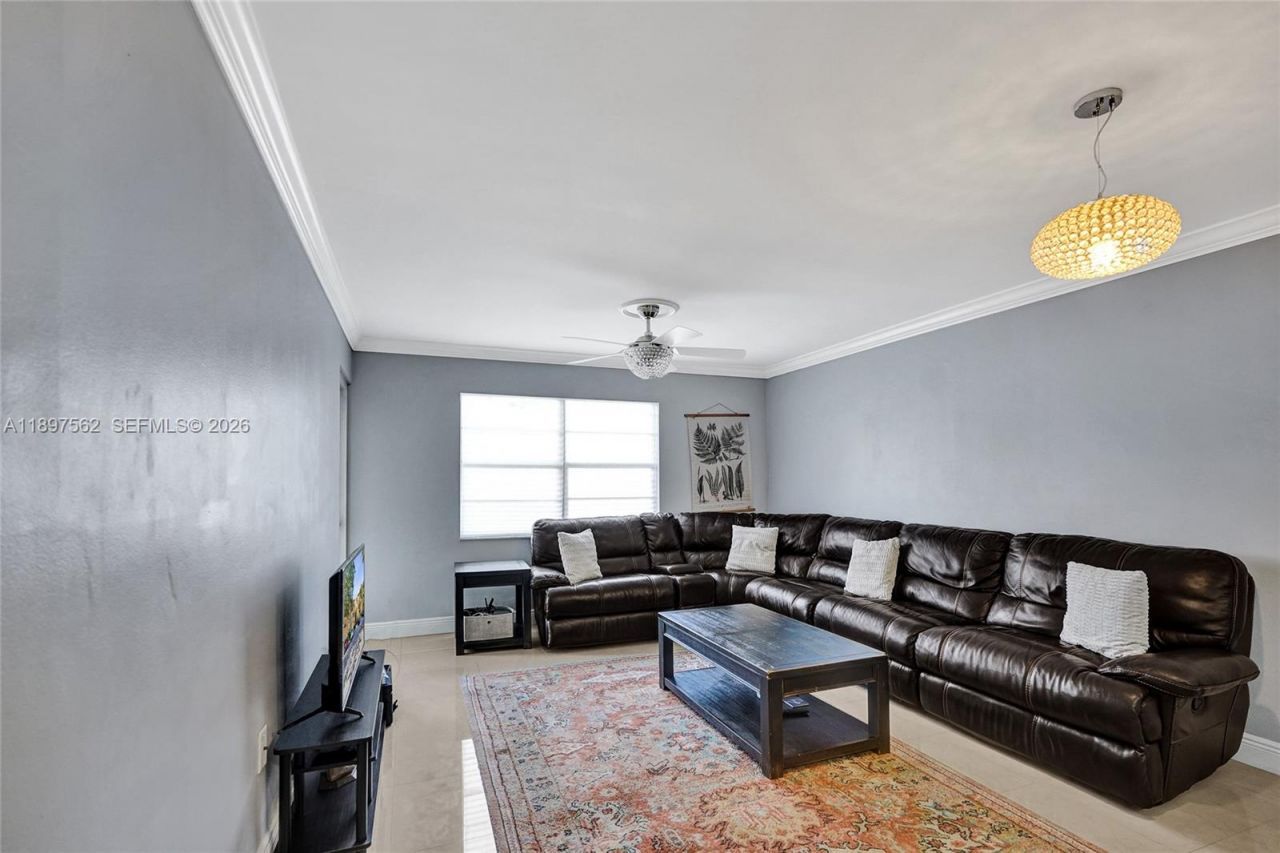 4314 NW 9th Ave, Unit 3-3D, Deerfield Beach, FL 33064 Photo