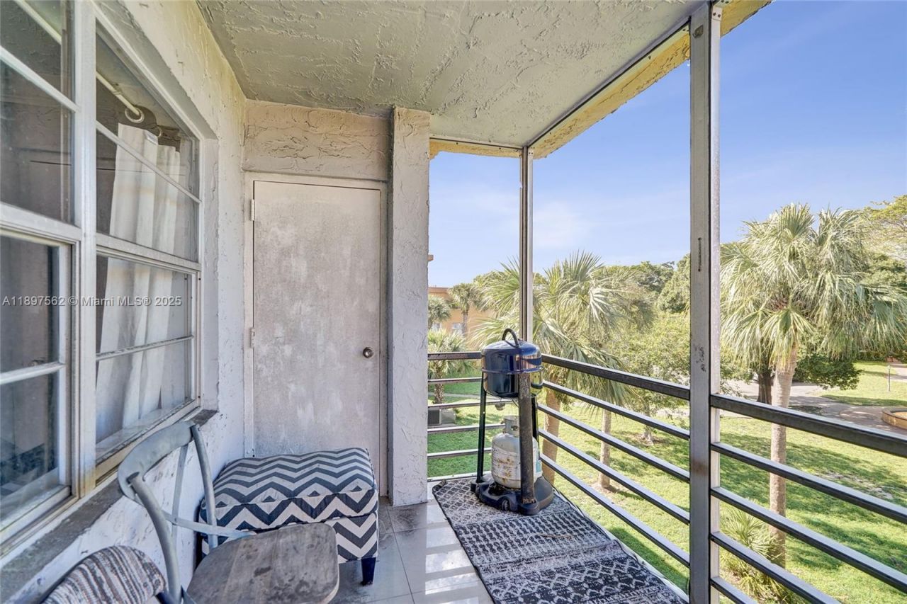4314 NW 9th Ave, Unit 3-3D, Deerfield Beach, FL 33064 Photo