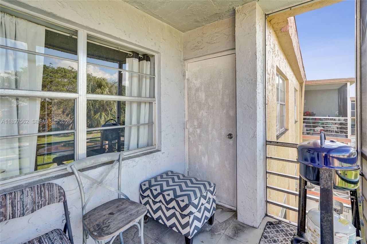 4314 NW 9th Ave, Unit 3-3D, Deerfield Beach, FL 33064 Photo