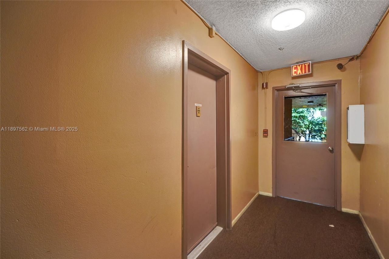 4314 NW 9th Ave, Unit 3-3D, Deerfield Beach, FL 33064 Photo