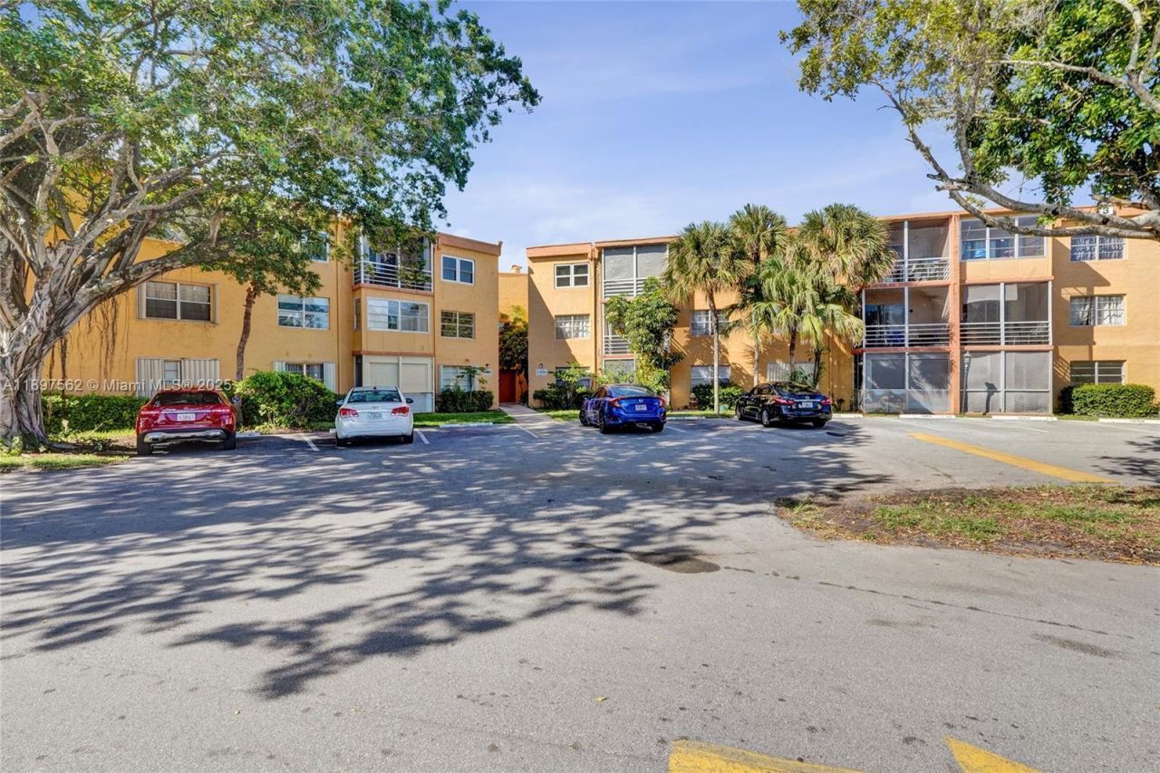 4314 NW 9th Ave, Unit 3-3D, Deerfield Beach, FL 33064 Photo