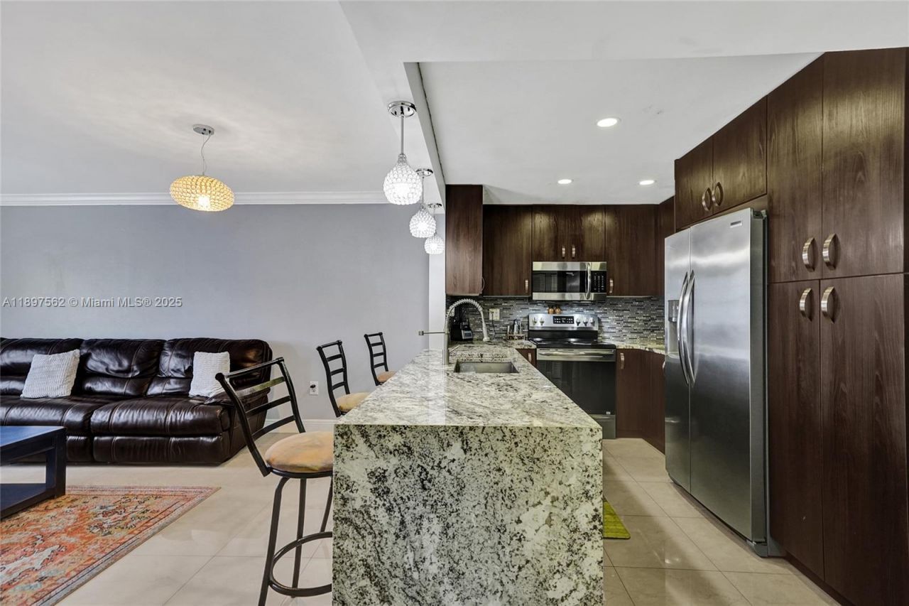 4314 NW 9th Ave, Unit 3-3D, Deerfield Beach, FL 33064 Photo