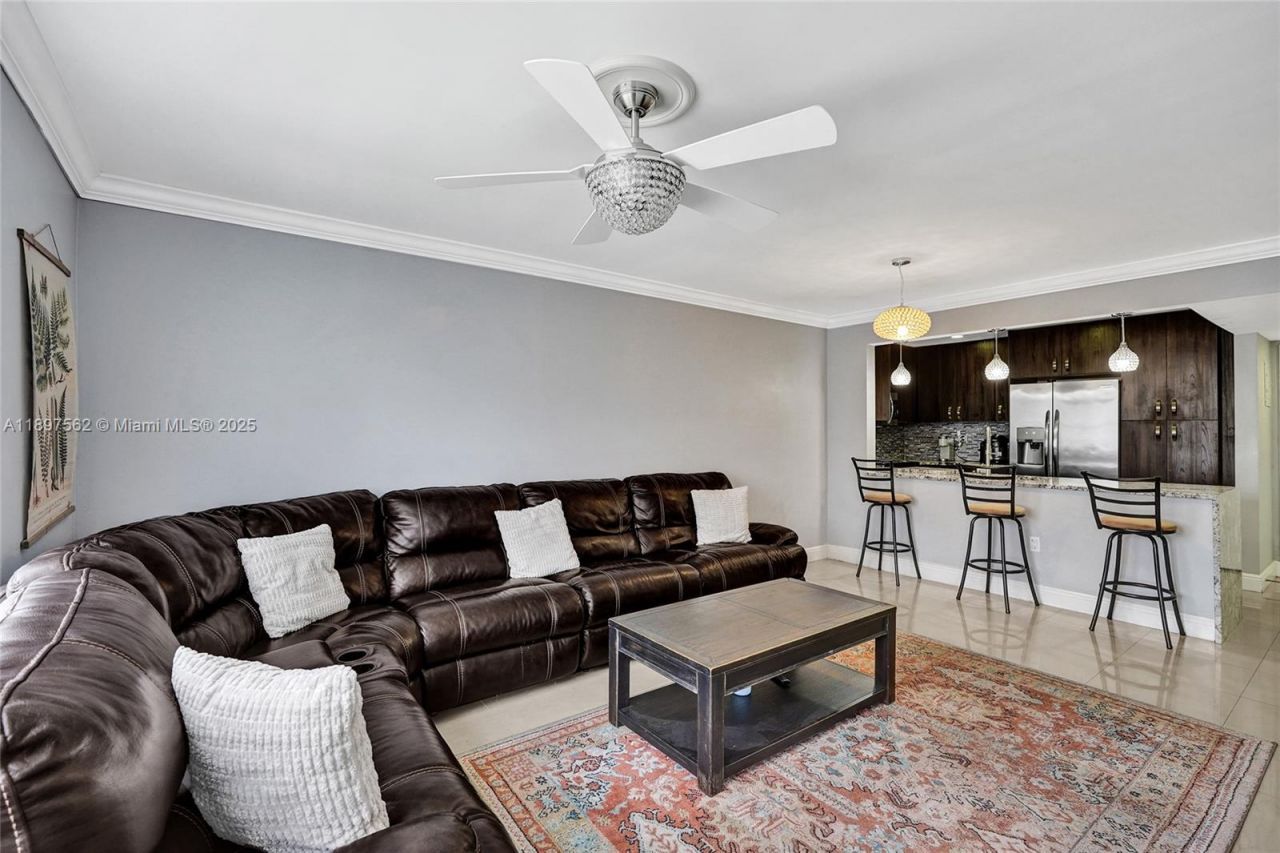 4314 NW 9th Ave, Unit 3-3D, Deerfield Beach, FL 33064 Photo