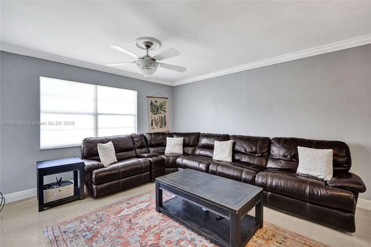 4314 NW 9th Ave, Unit 3-3D, Deerfield Beach, FL 33064 Photo