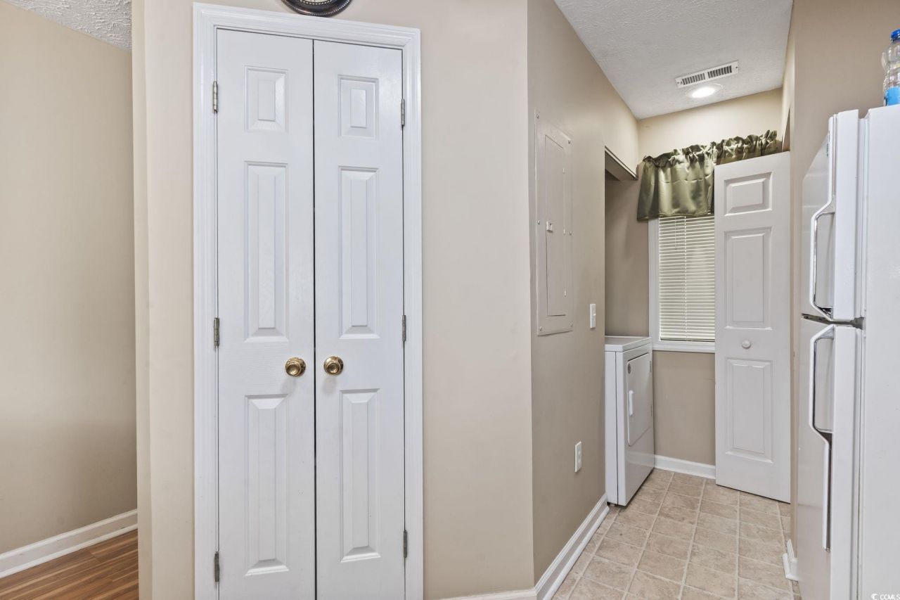 553 White River Dr. Photo 13