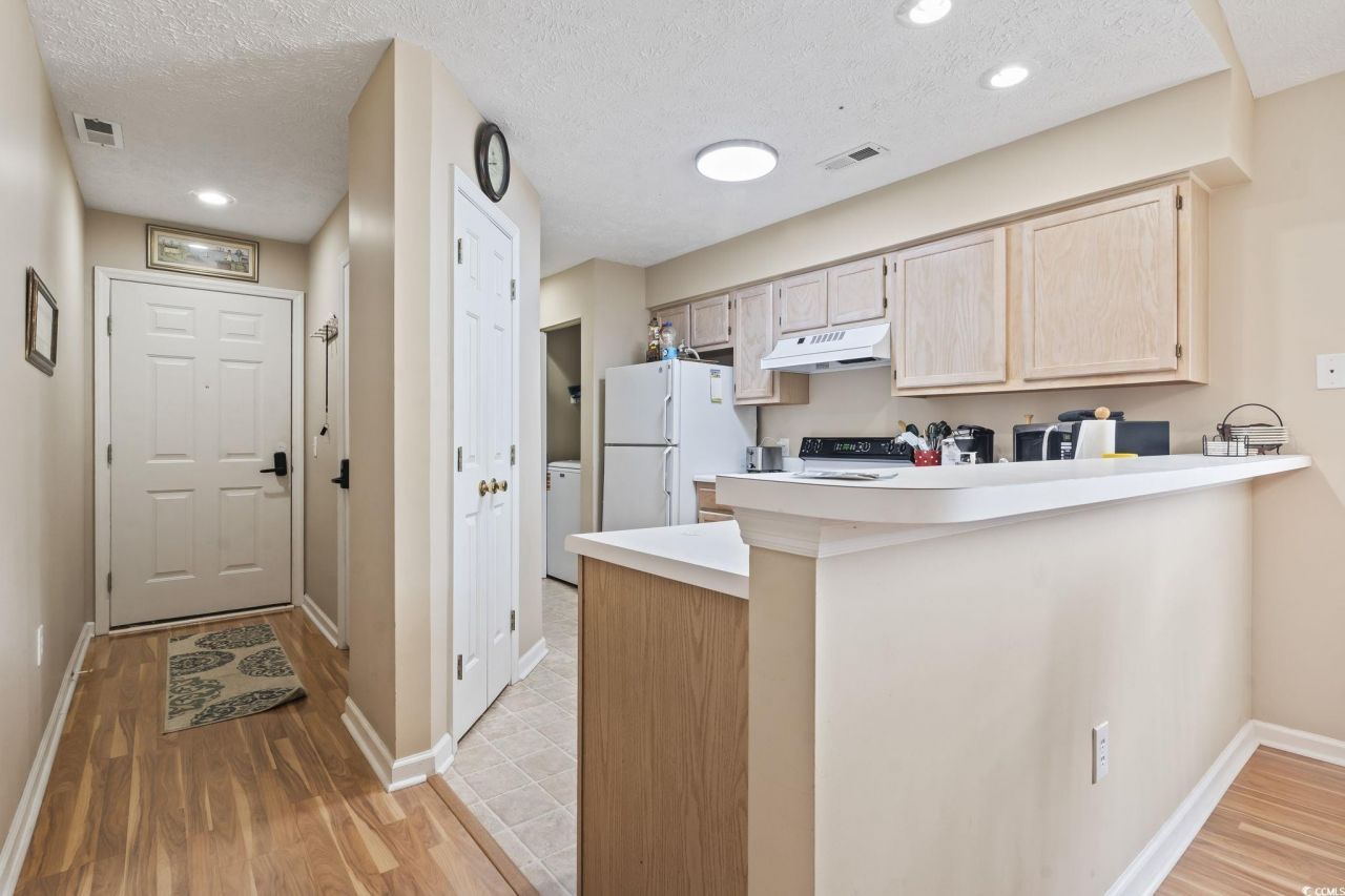 553 White River Dr. Photo 6