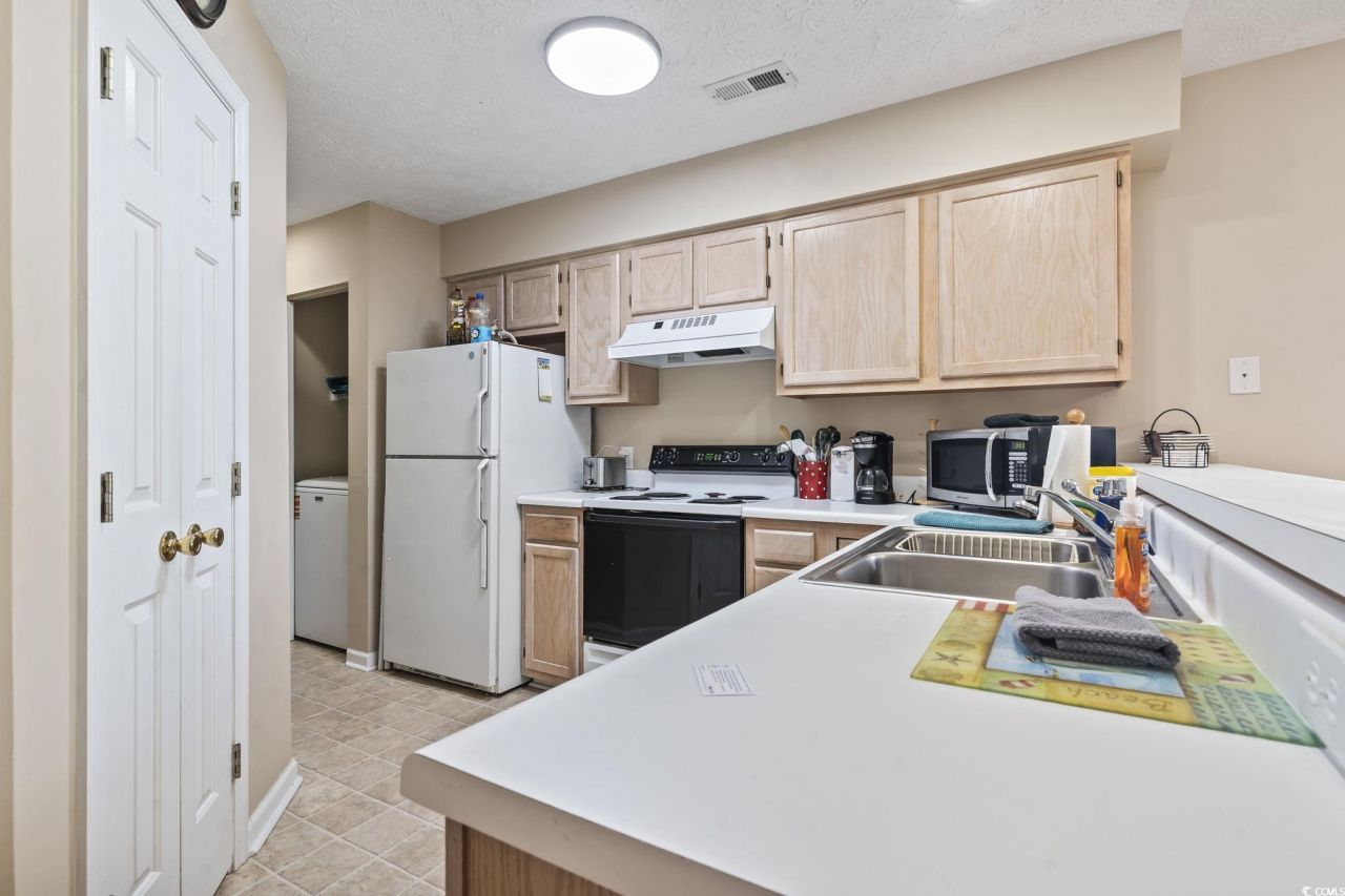 553 White River Dr. Photo 7