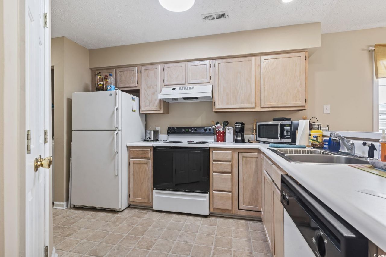 553 White River Dr. Photo 9