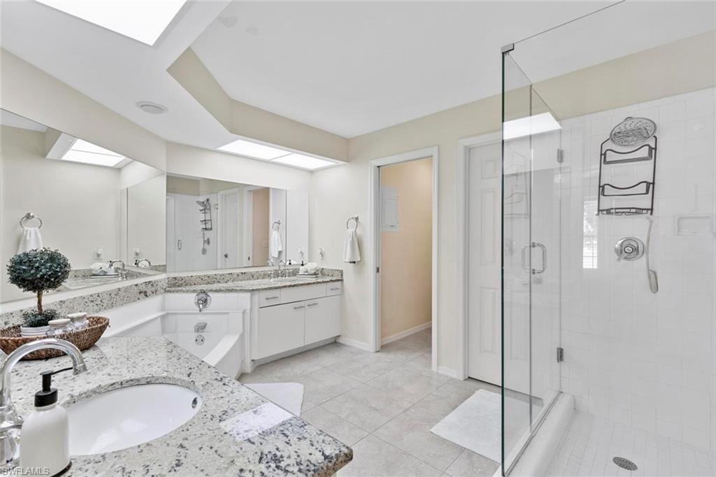 6680 Ilex Cir, Unit 3D, Naples, FL 34109 Photo