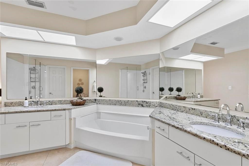 6680 Ilex Cir, Unit 3D, Naples, FL 34109 Photo