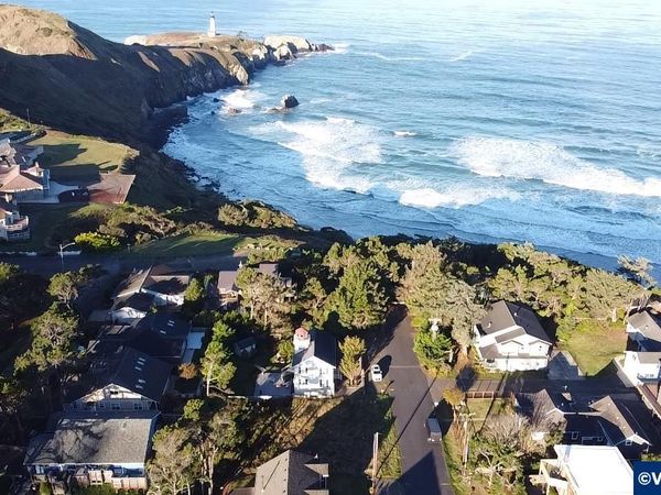 545 NW 56th St, Newport, OR 97365