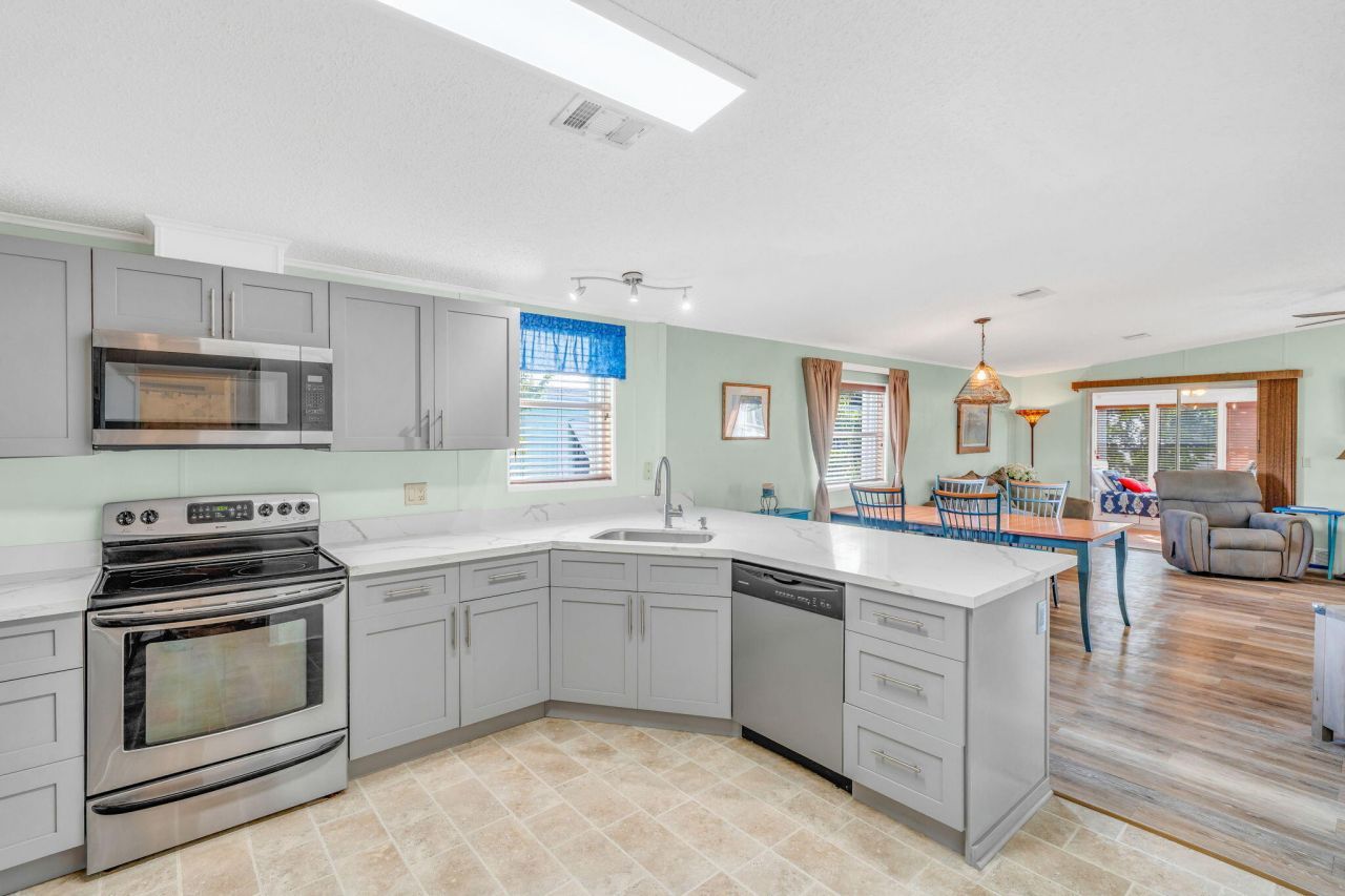 91 Sirius Lane, Geiger, FL 33040 Photo