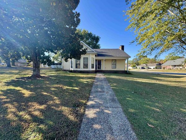 205 Cordelia Way, Florence, AL