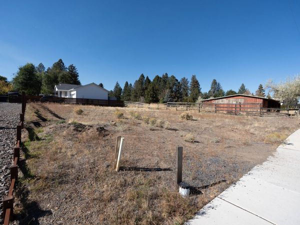 2109 NE 11th Place, Bend, OR 97701