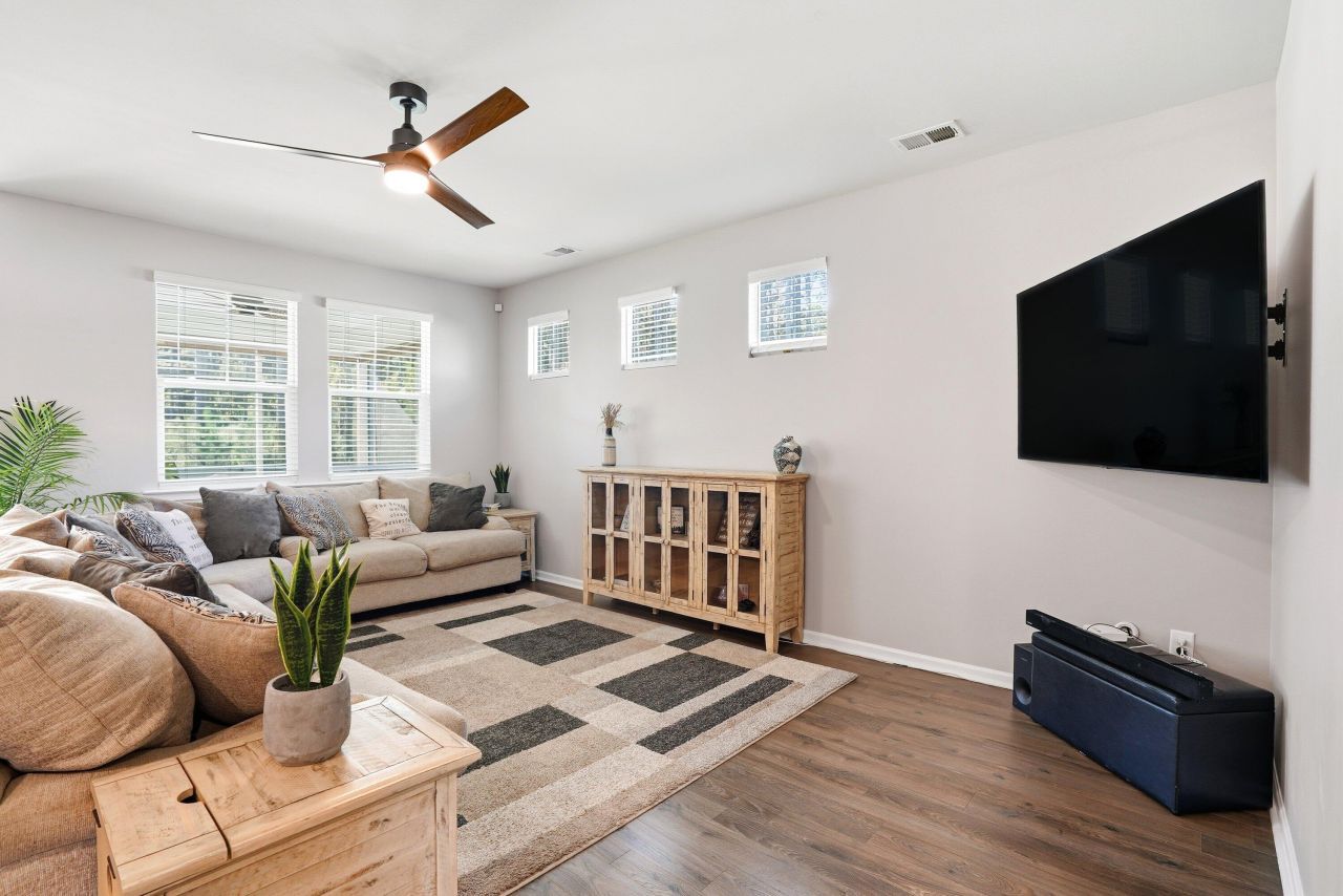 205 Country Gate Lane Photo 11