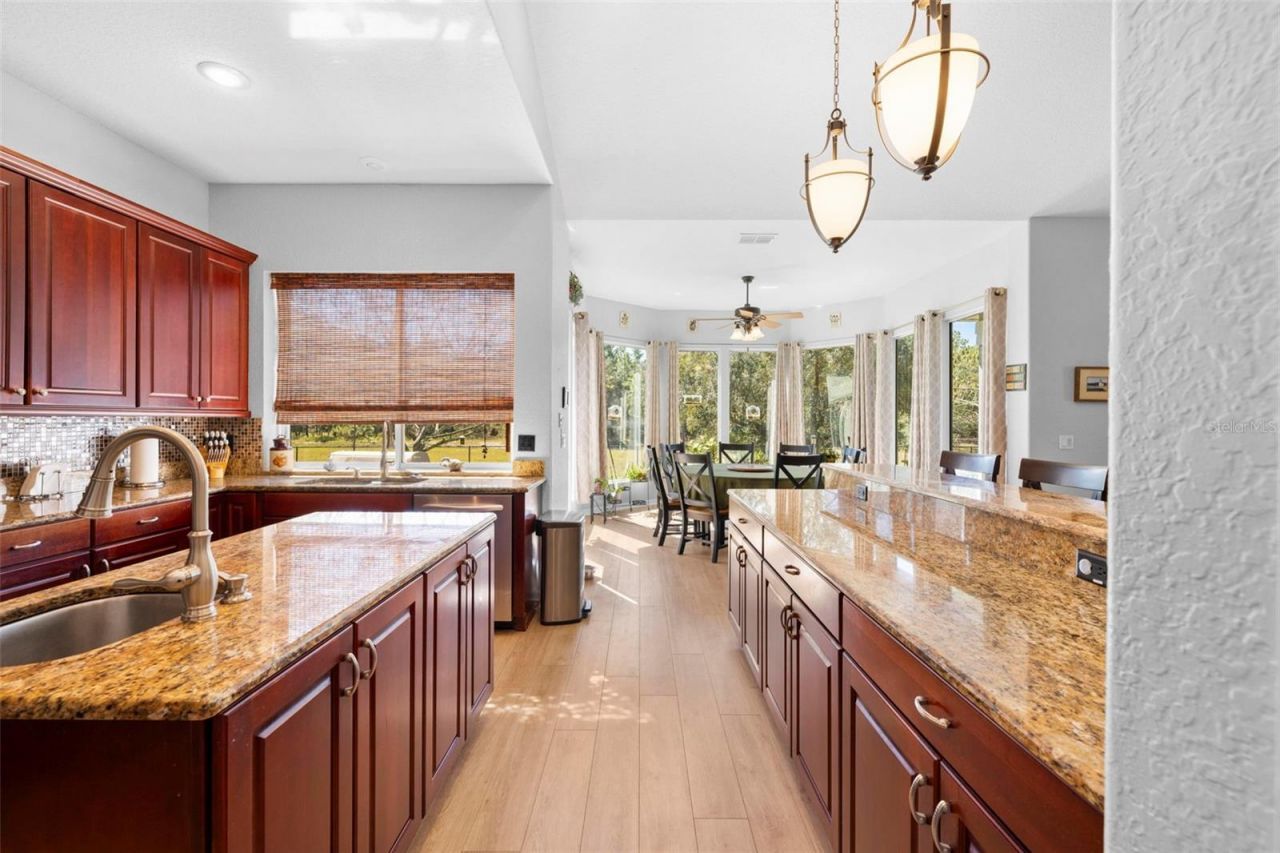 11200 Woodland Waters Boulevard, Weeki Wachee, FL 34613 Photo