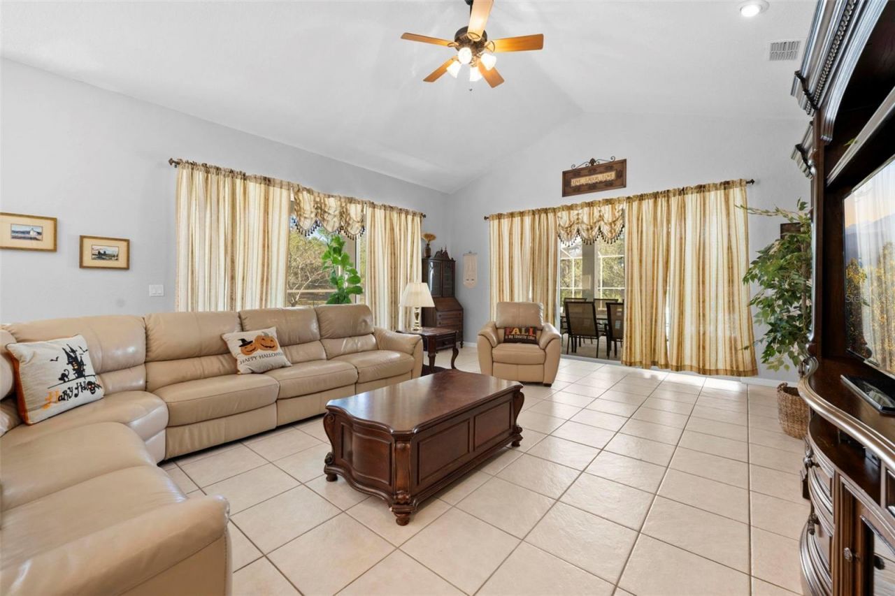 11200 Woodland Waters Boulevard, Weeki Wachee, FL 34613 Photo