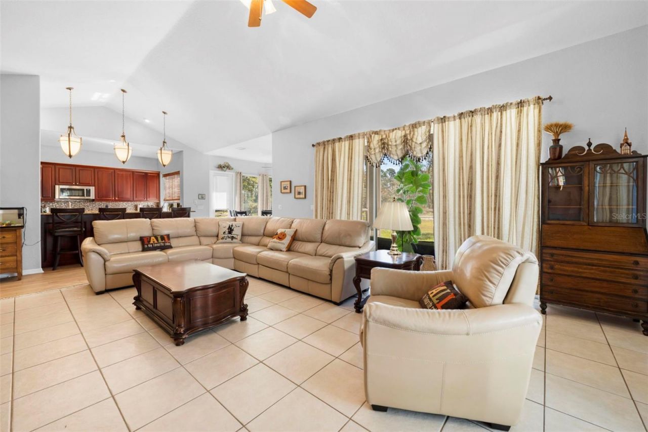 11200 Woodland Waters Boulevard, Weeki Wachee, FL 34613 Photo