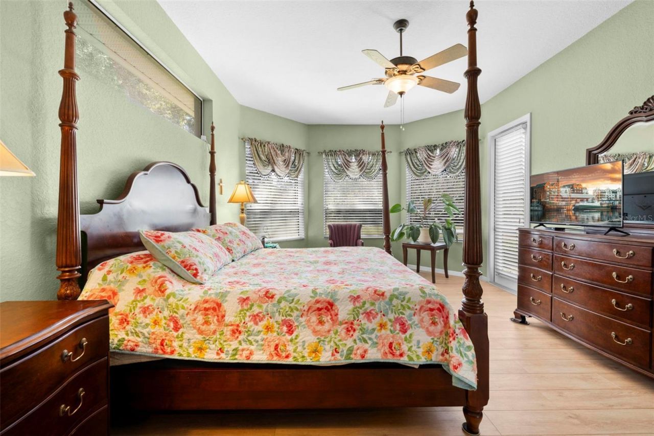 11200 Woodland Waters Boulevard, Weeki Wachee, FL 34613 Photo