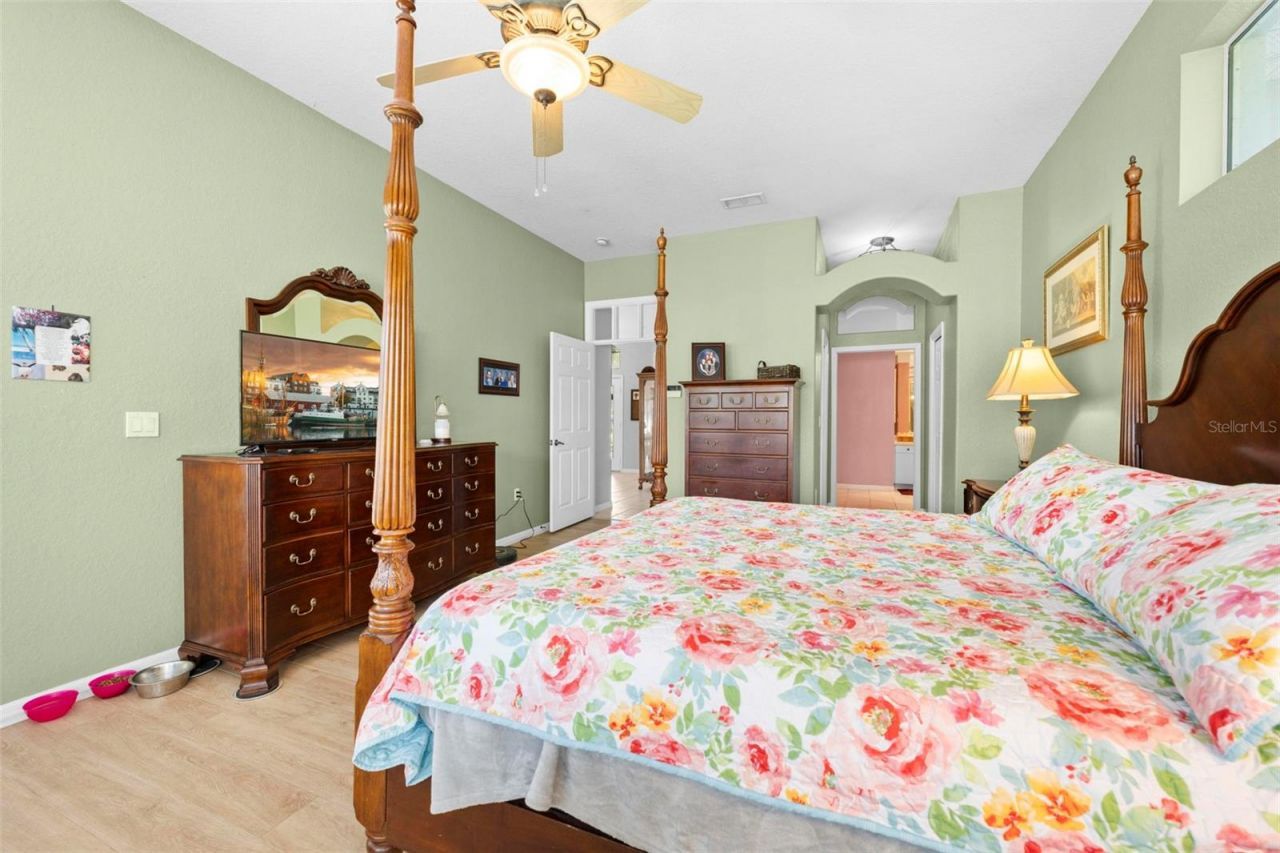 11200 Woodland Waters Boulevard, Weeki Wachee, FL 34613 Photo