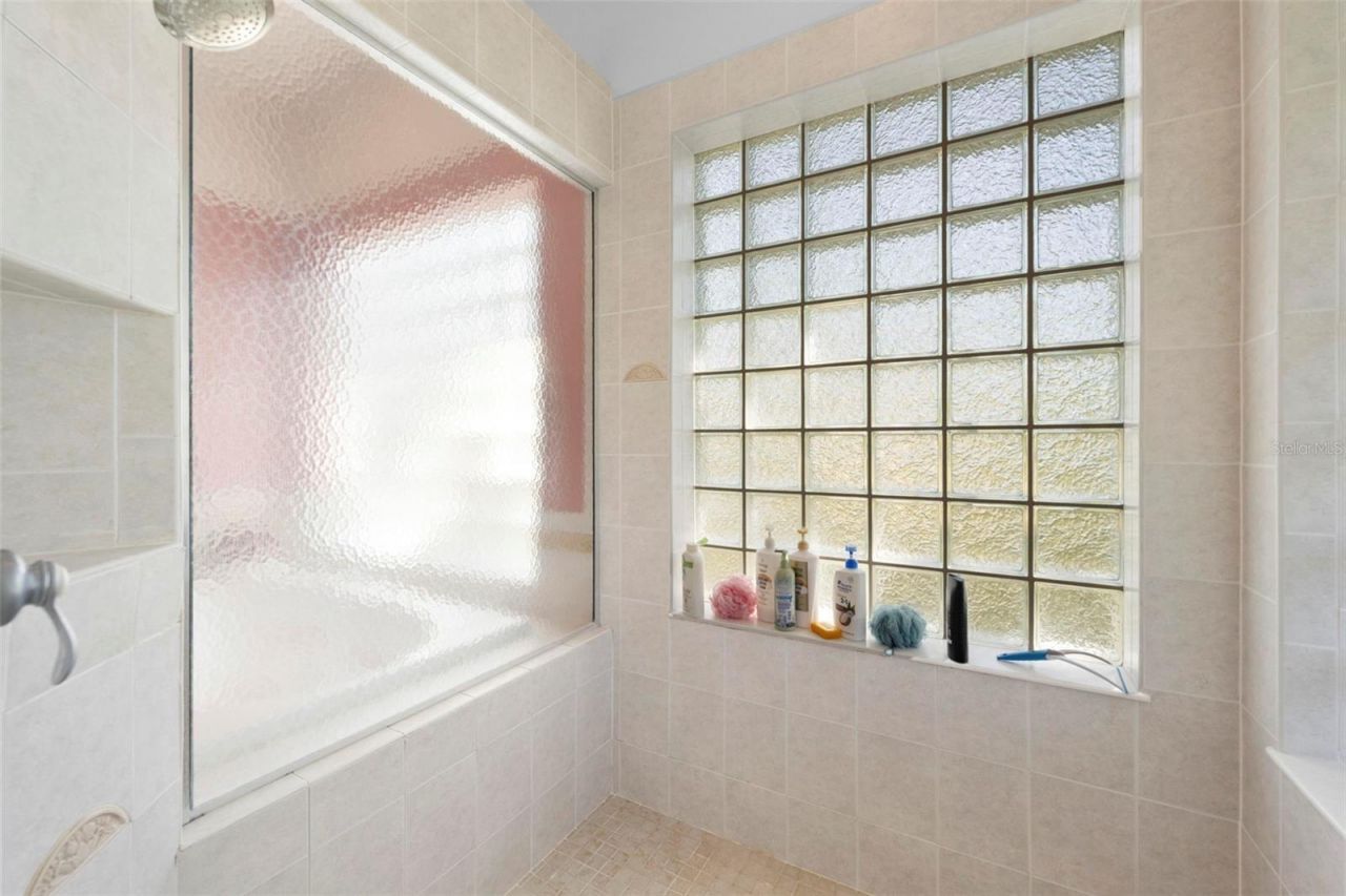 11200 Woodland Waters Boulevard, Weeki Wachee, FL 34613 Photo