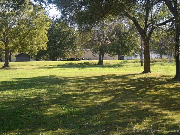 1006 S Regan Avenue, Hominy, OK 74035