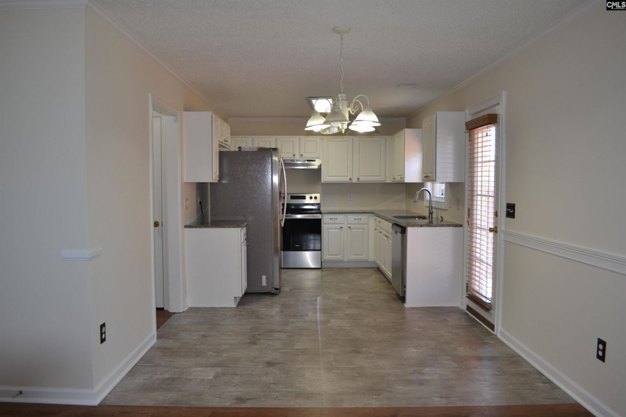 359 Fox Squirrel Circle Photo 15