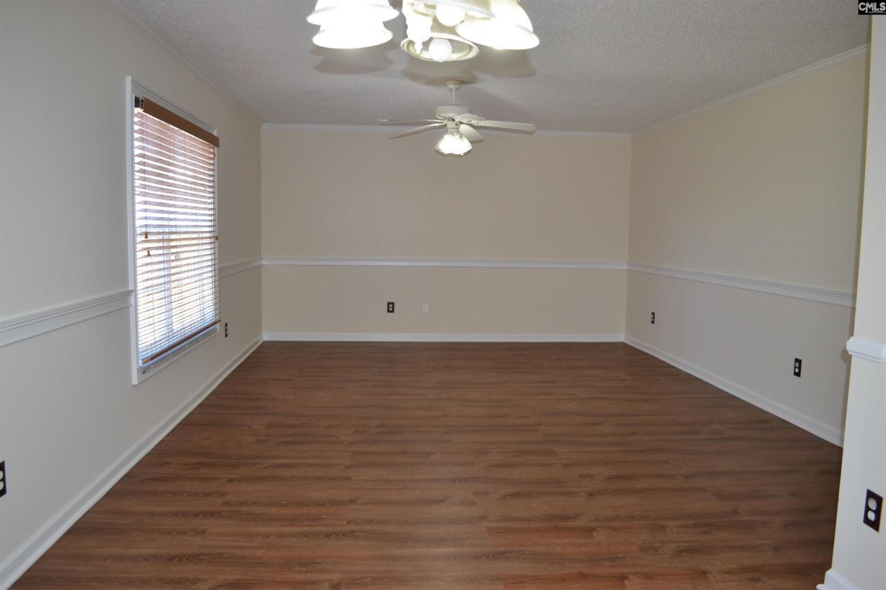 359 Fox Squirrel Circle Photo 16