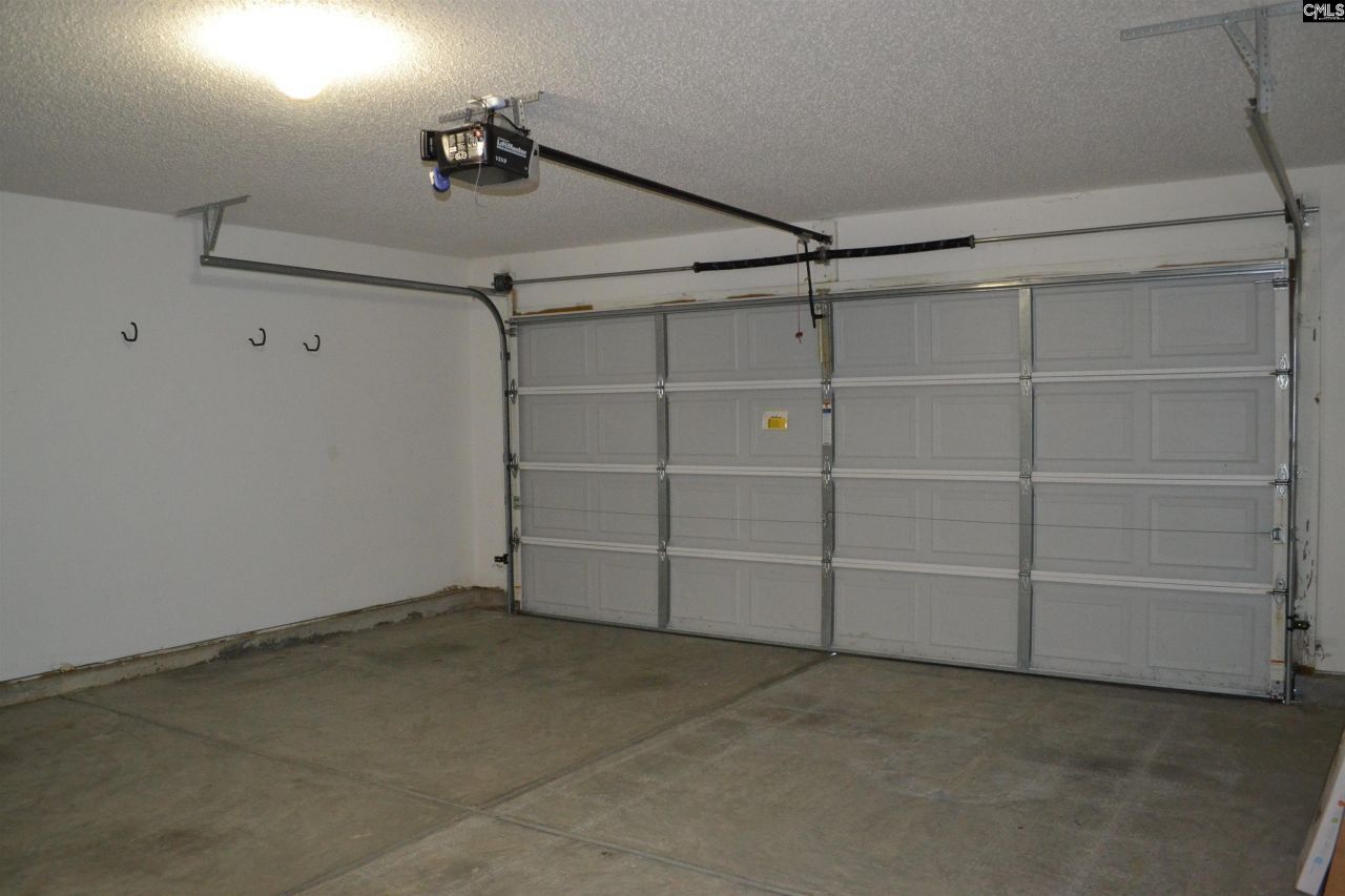 359 Fox Squirrel Circle Photo 17