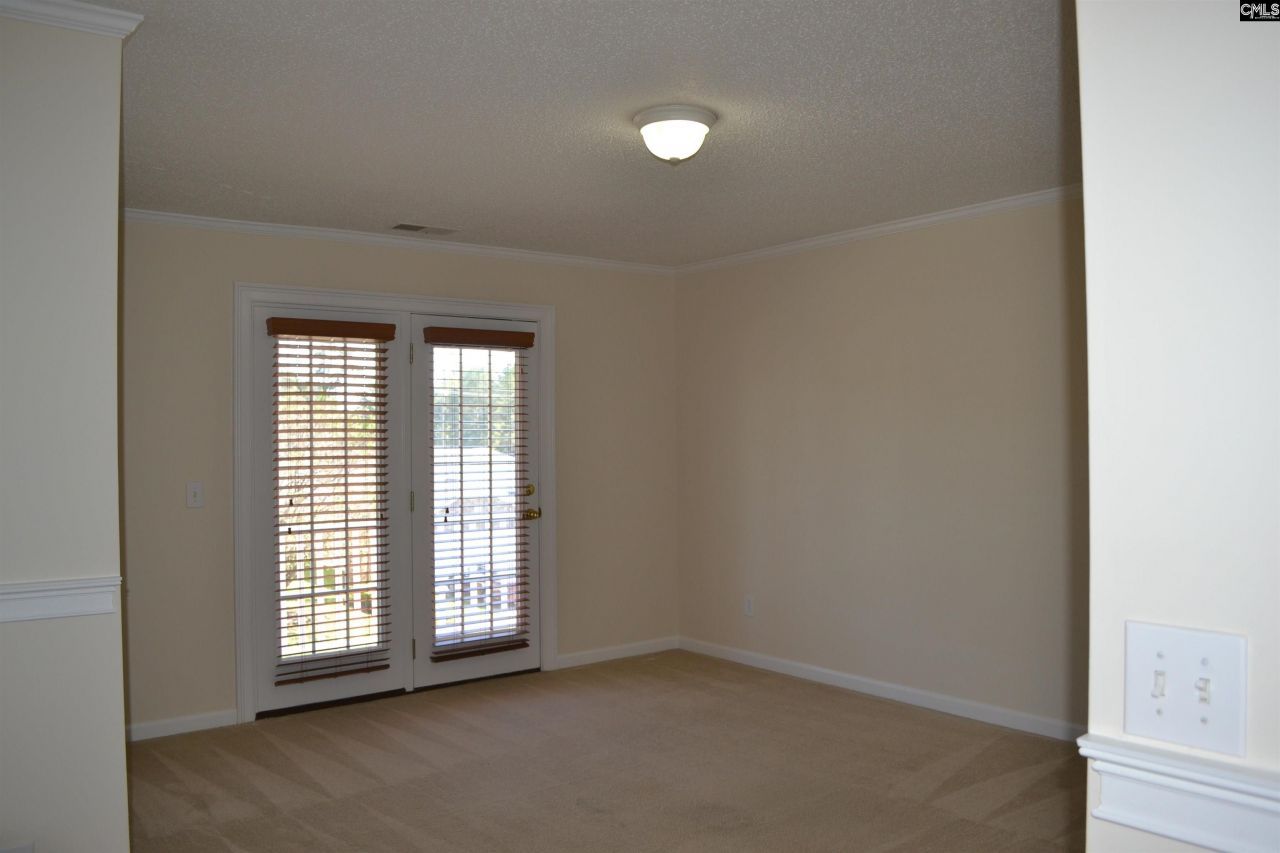 359 Fox Squirrel Circle Photo 20