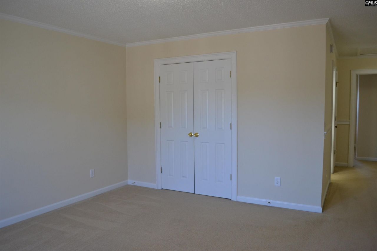 359 Fox Squirrel Circle Photo 21