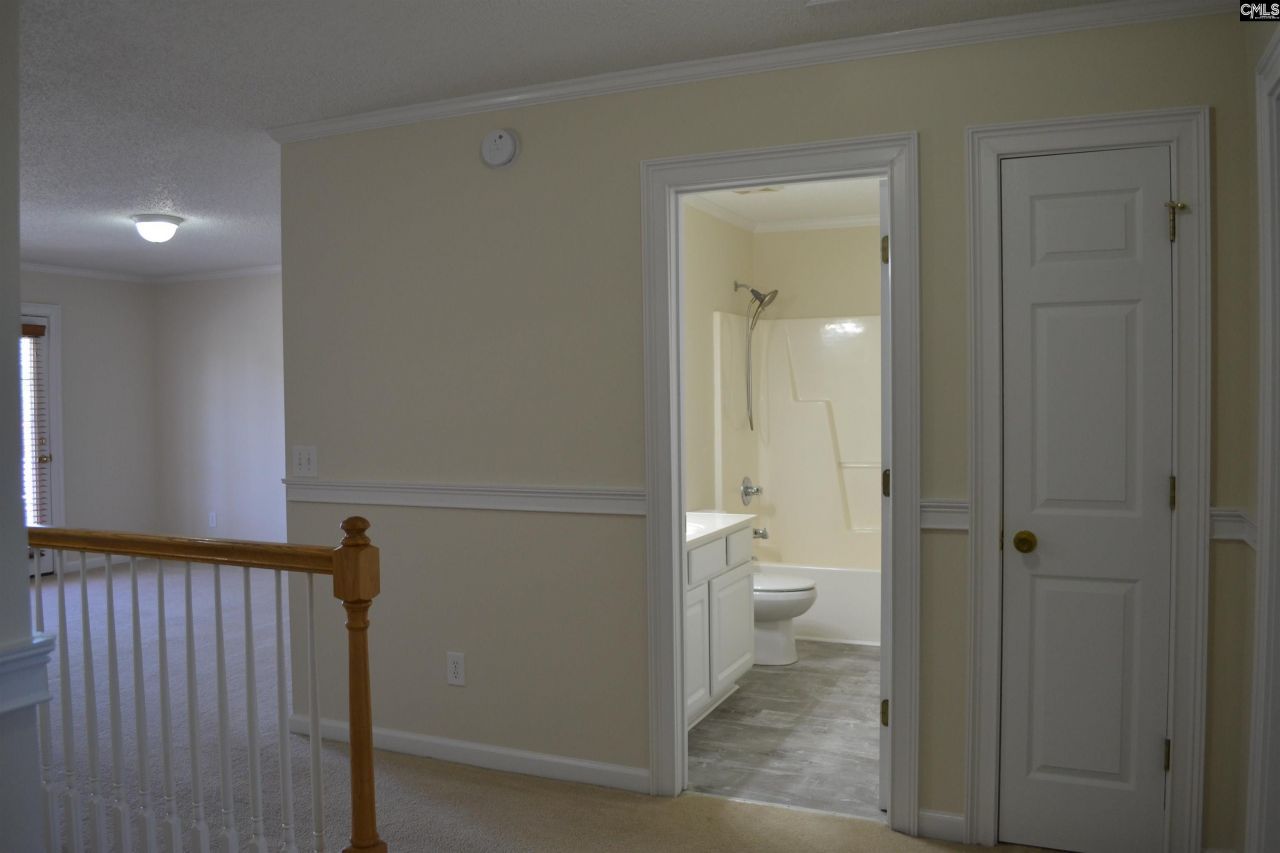 359 Fox Squirrel Circle Photo 24