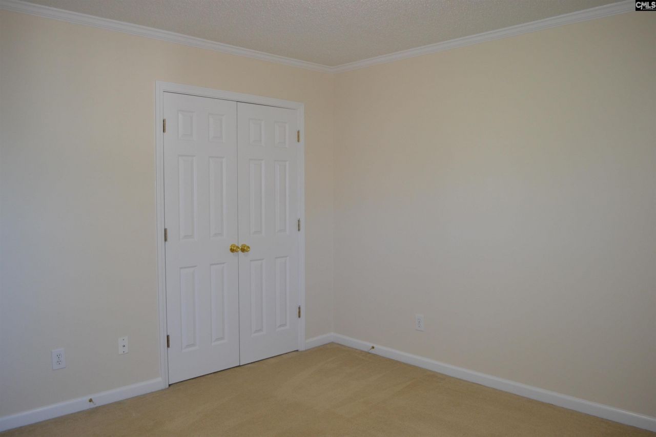 359 Fox Squirrel Circle Photo 27