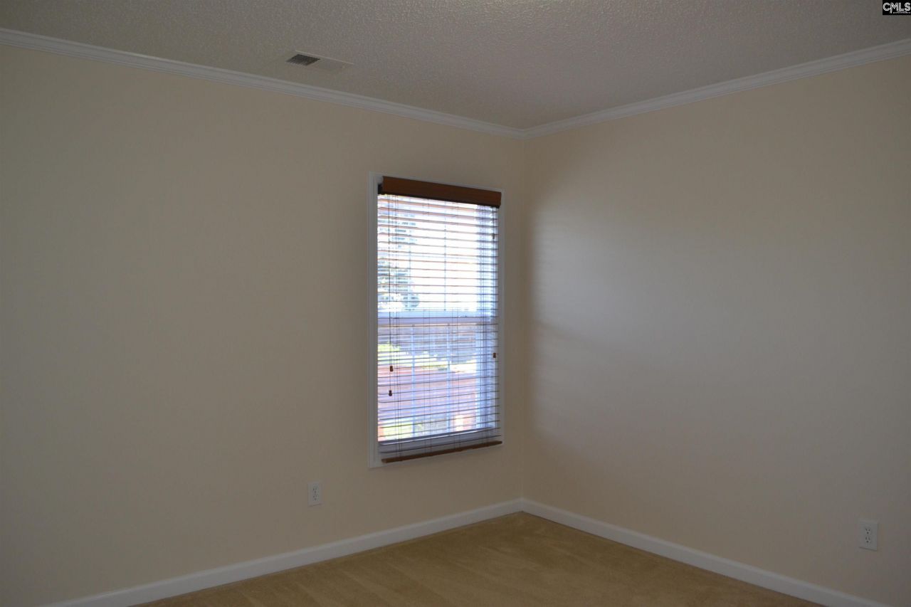 359 Fox Squirrel Circle Photo 28