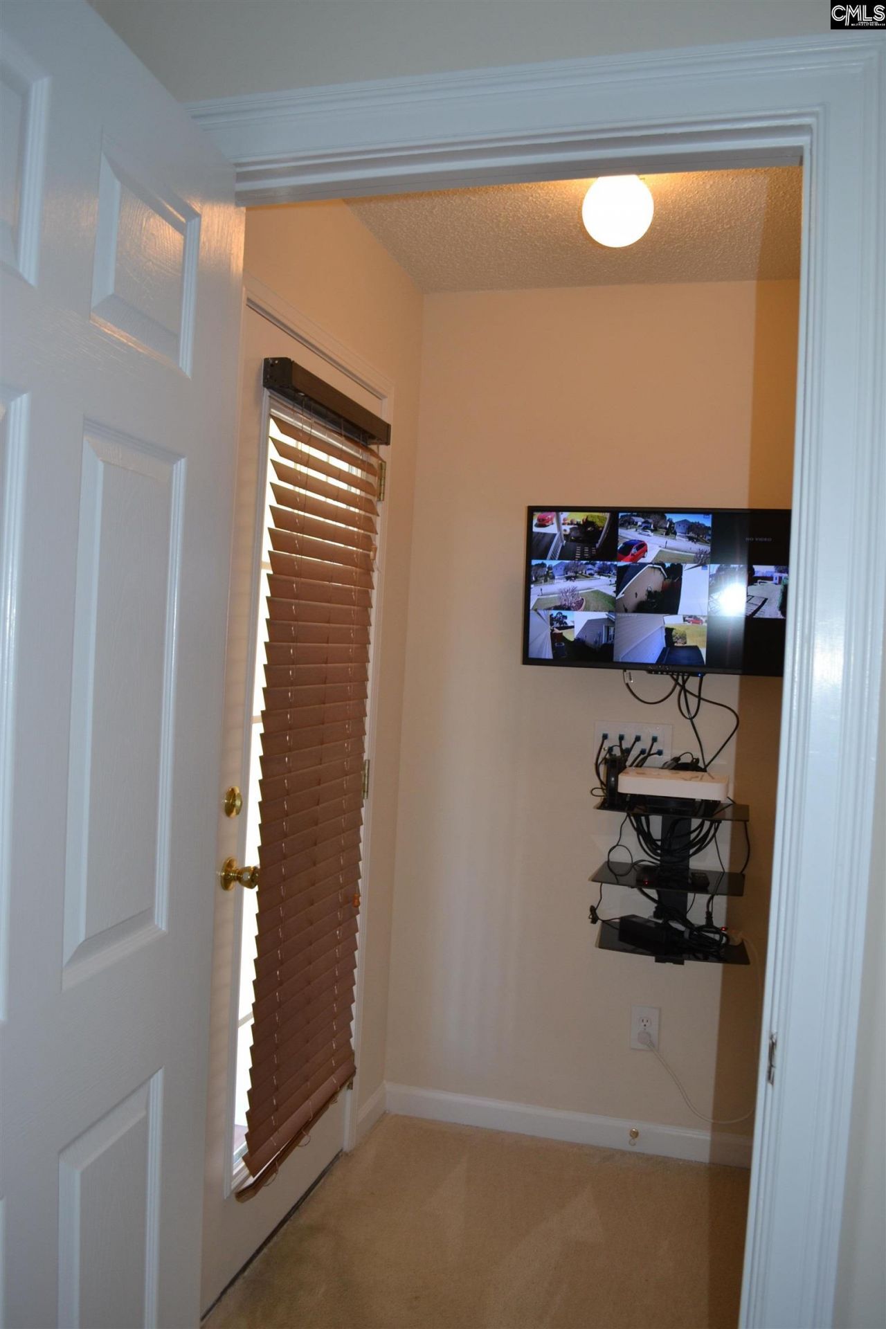 359 Fox Squirrel Circle Photo 32