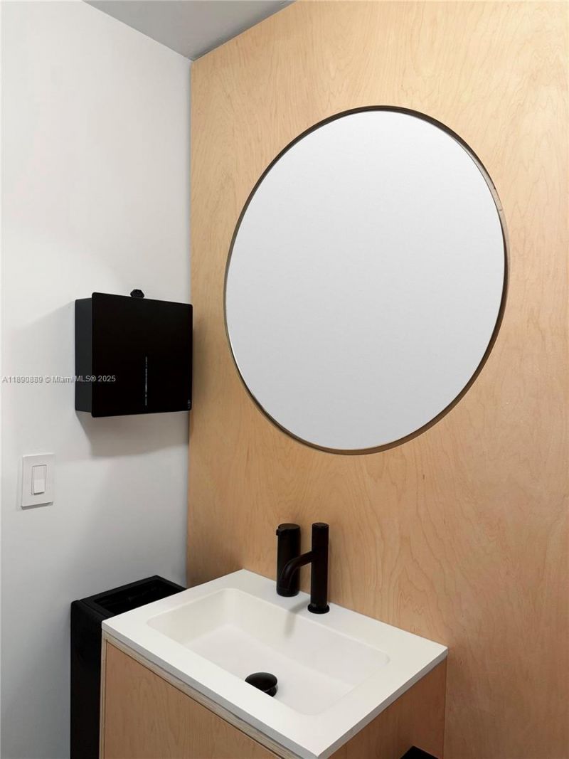 1800 N Miami Ave, Miami, FL 33136 Photo