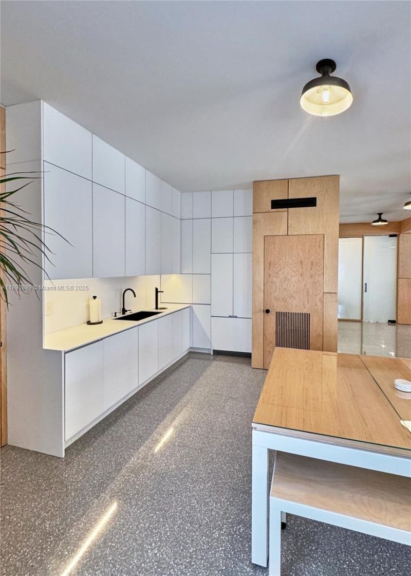 1800 N Miami Ave, Miami, FL 33136 Photo