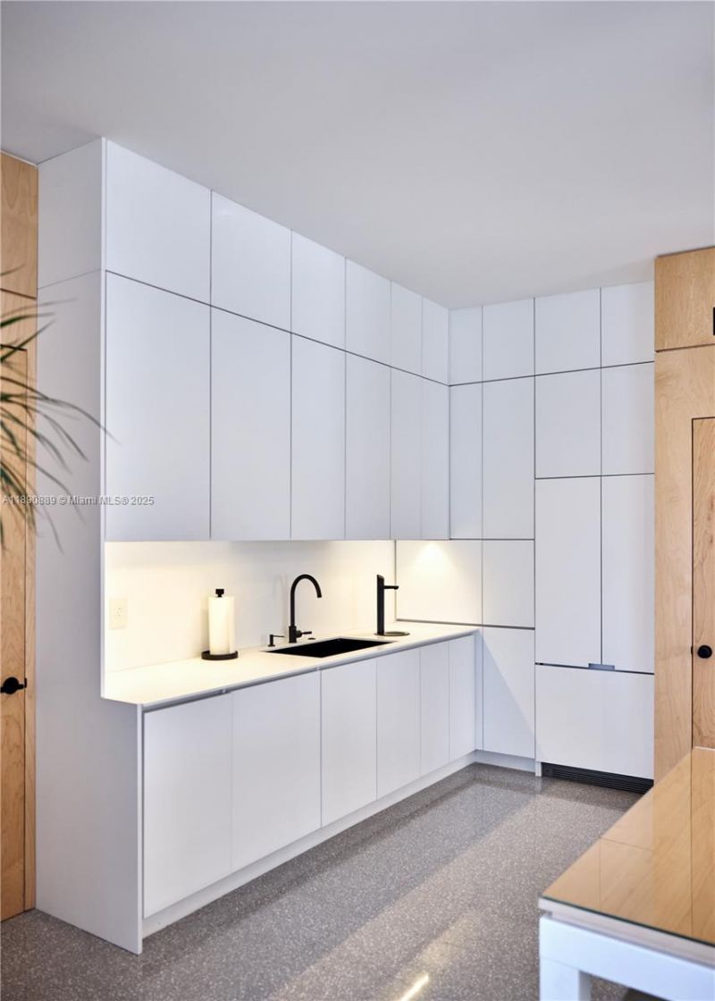 1800 N Miami Ave, Miami, FL 33136 Photo