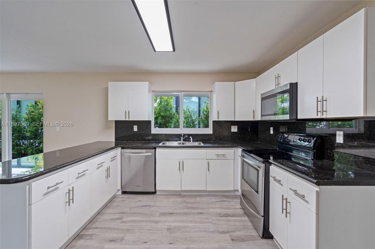 50 SW 26th Rd, Miami, FL 33129 Photo