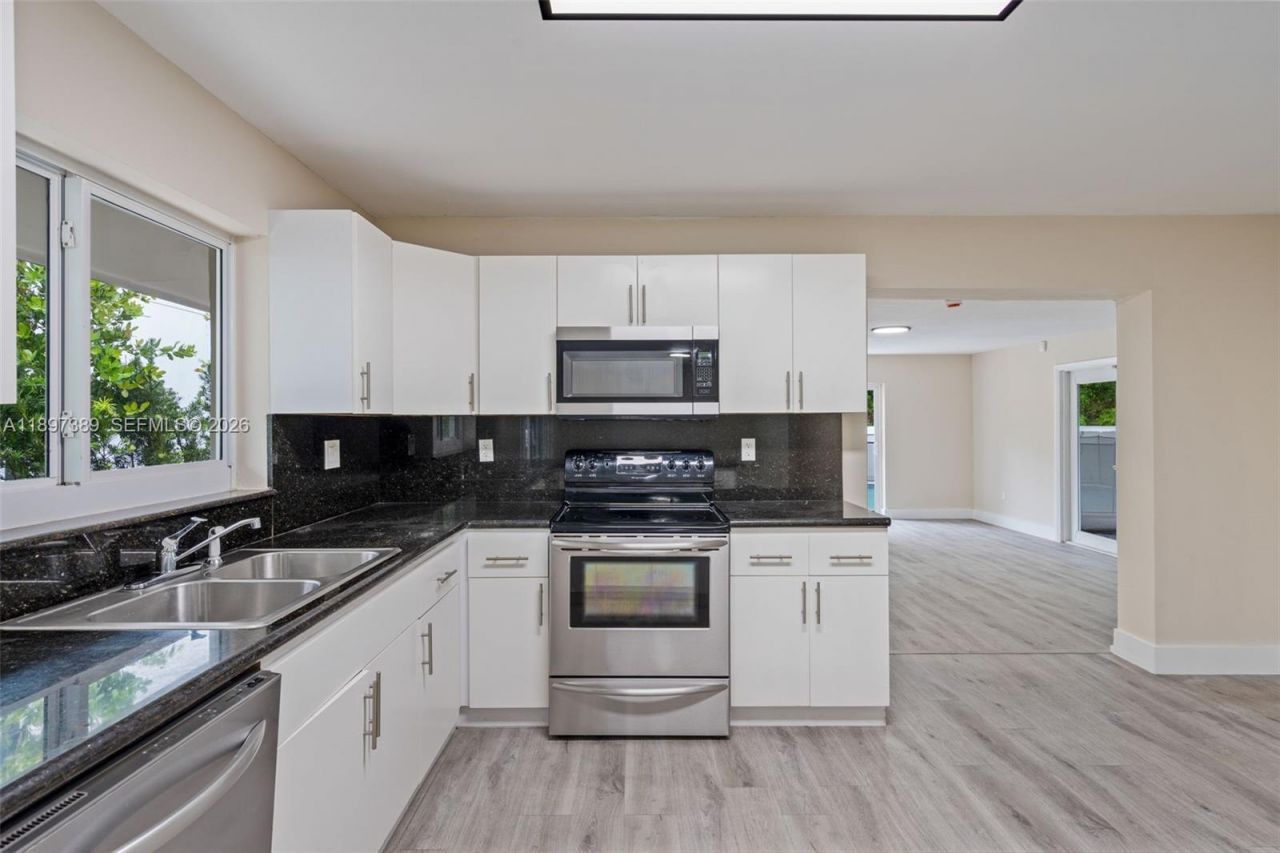 50 SW 26th Rd, Miami, FL 33129 Photo