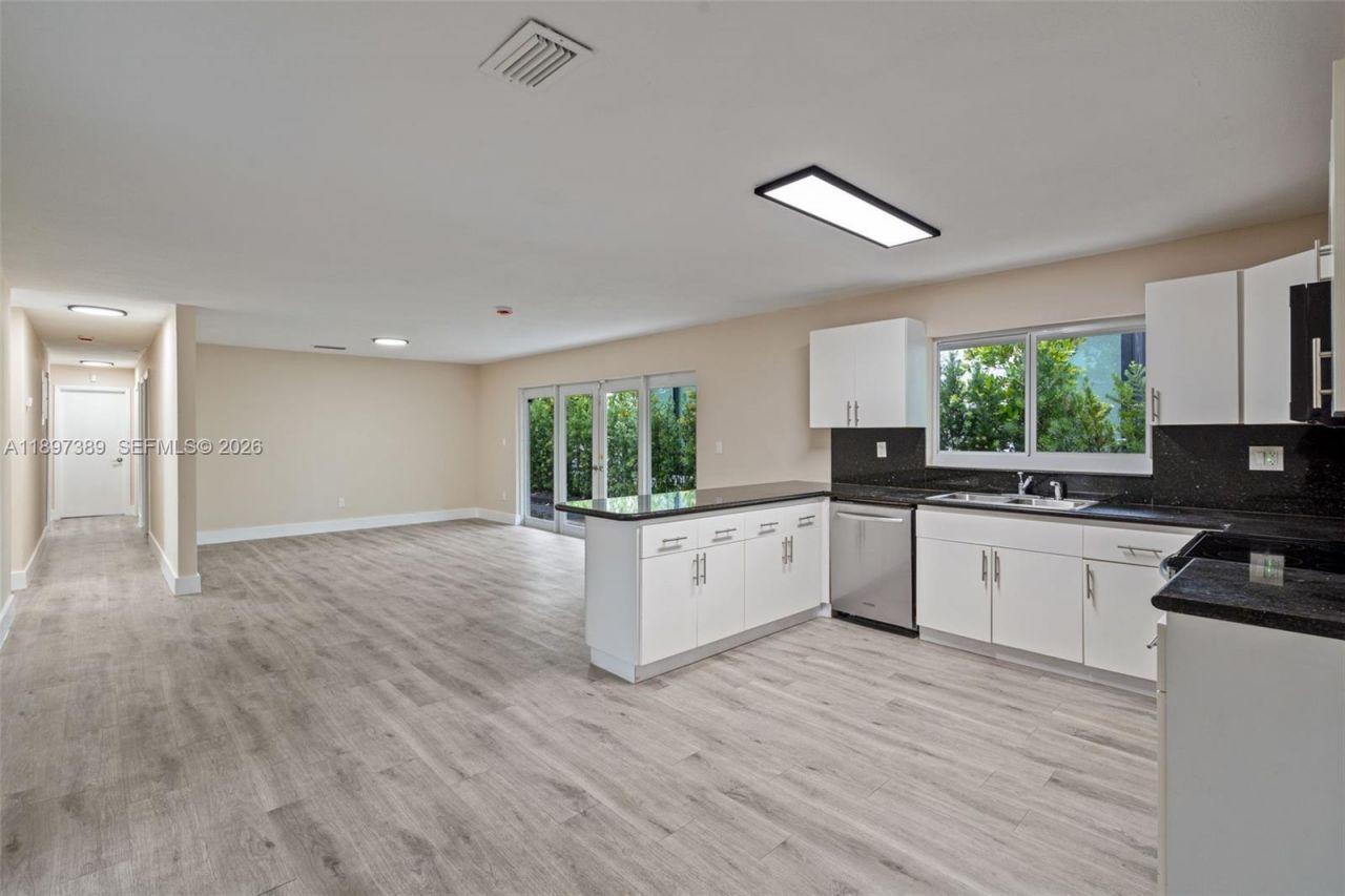 50 SW 26th Rd, Miami, FL 33129 Photo