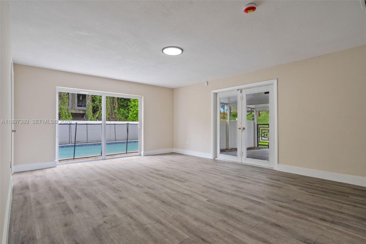 50 SW 26th Rd, Miami, FL 33129 Photo