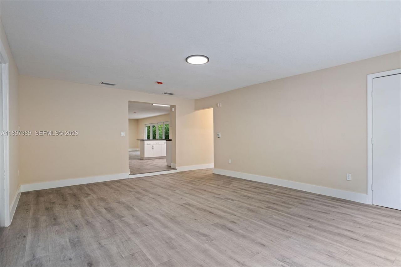 50 SW 26th Rd, Miami, FL 33129 Photo