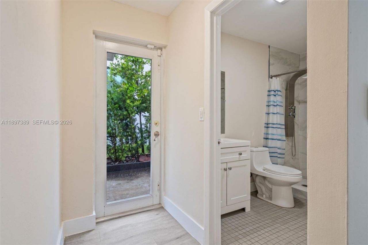 50 SW 26th Rd, Miami, FL 33129 Photo